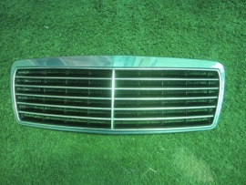 Mercedes Benz - Grille - 2208800583